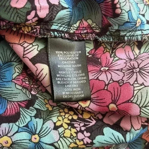 Flint & Moss | Colourful floral long bell sleeve blouse - Picture 10 of 13